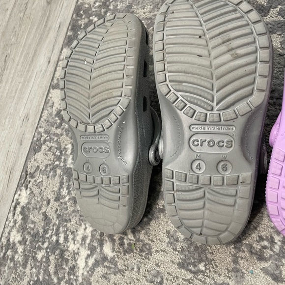 2 pairs size 6 crocs - Picture 2 of 5